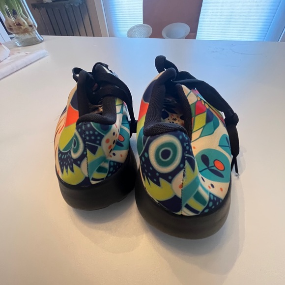 Colorful Patterned Sneakers - Picture 7 of 8